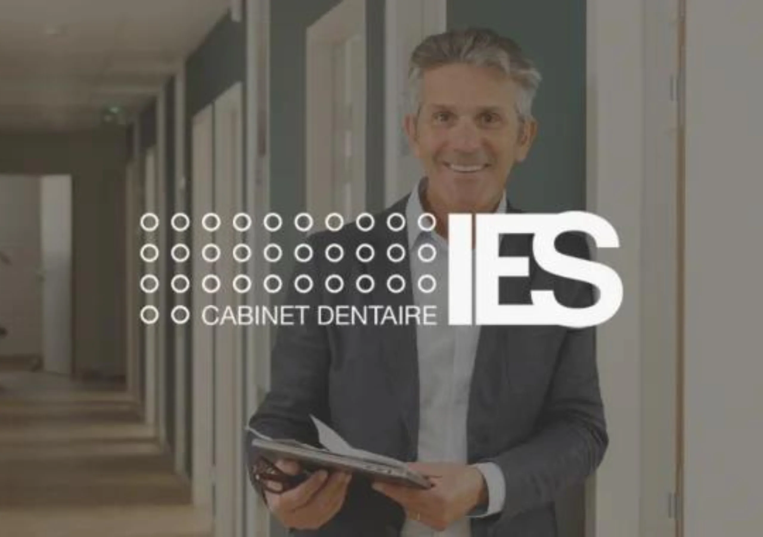 Comment Bertrand Rousselet, dirigeant du cabinet dentaire IES, réduit-il son temps de travail de quatre jours et demi à trois jours, tout en triplant ses revenus ?